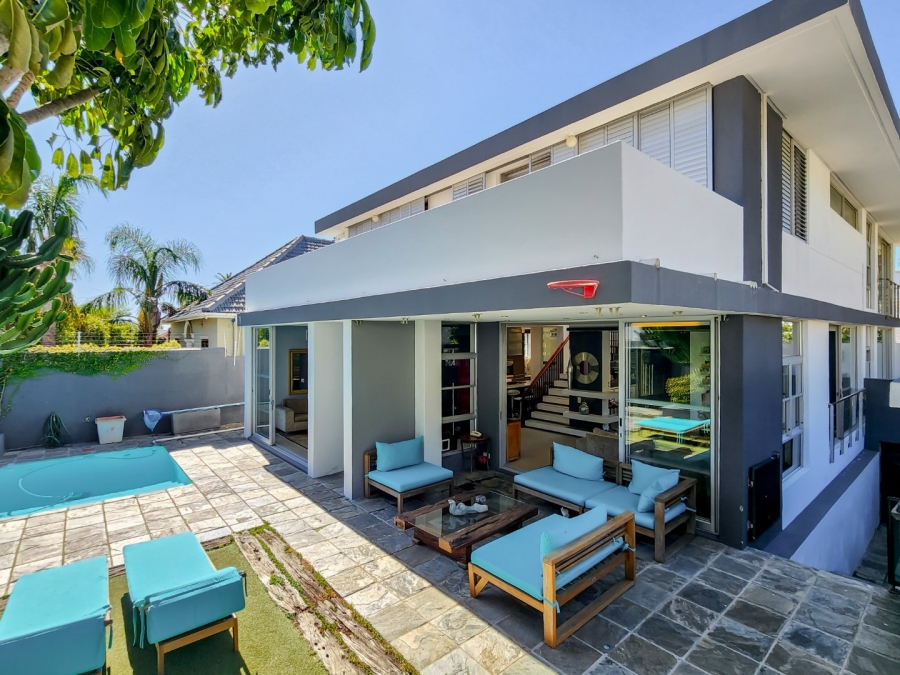 5 Bedroom Property for Sale in Fresnaye Western Cape